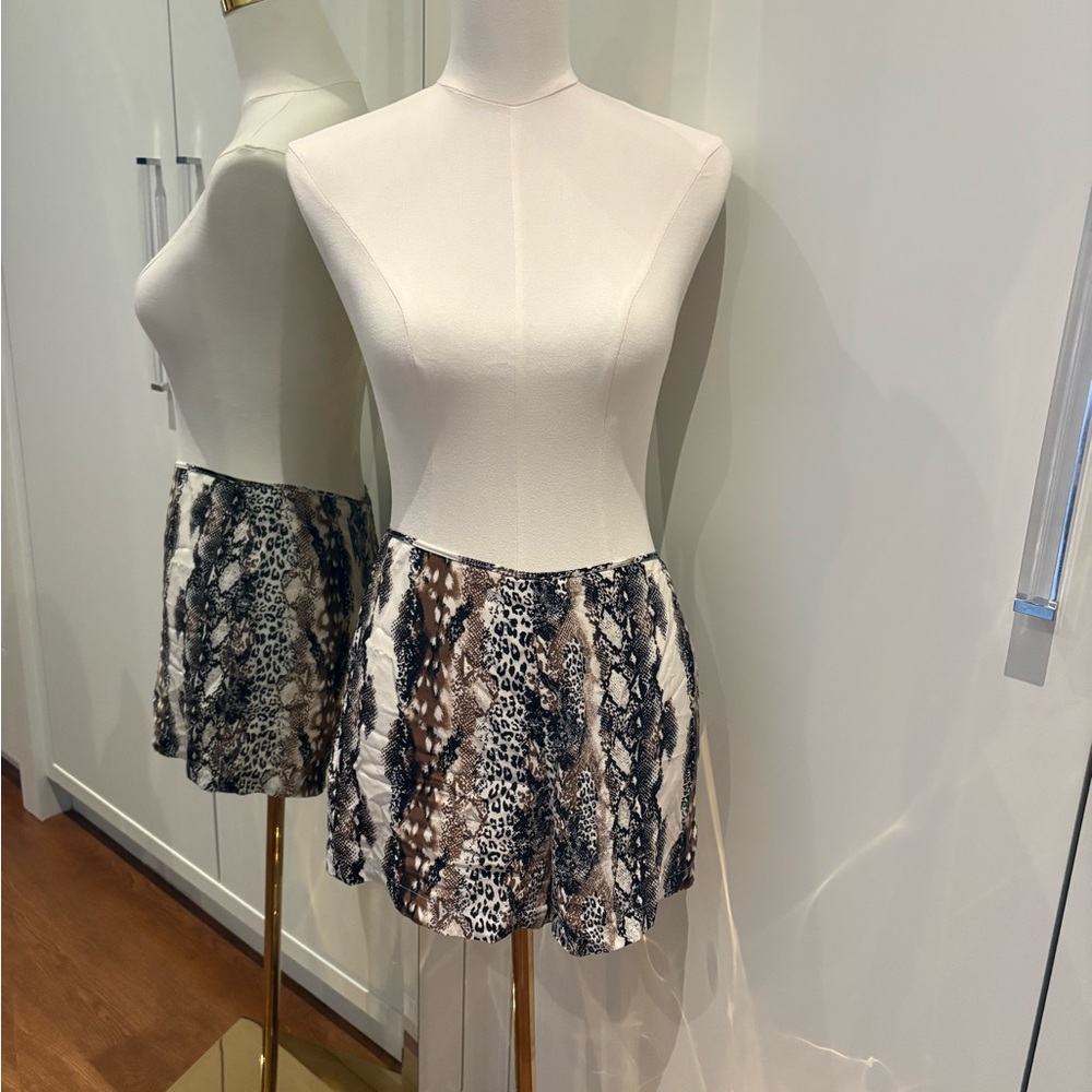 Equipment silk shorts snakeskin pattern